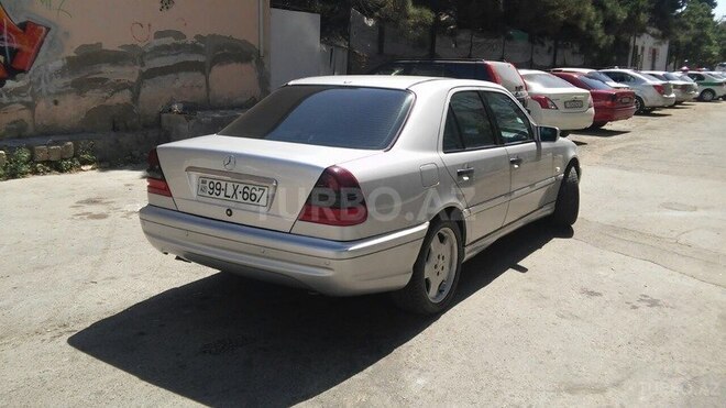 Mercedes C 240 1999, 332,000 km - 2.4 l - Bakı