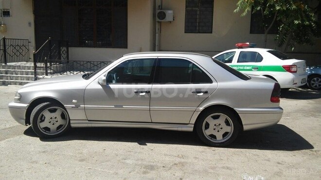 Mercedes C 240 1999, 332,000 km - 2.4 l - Bakı