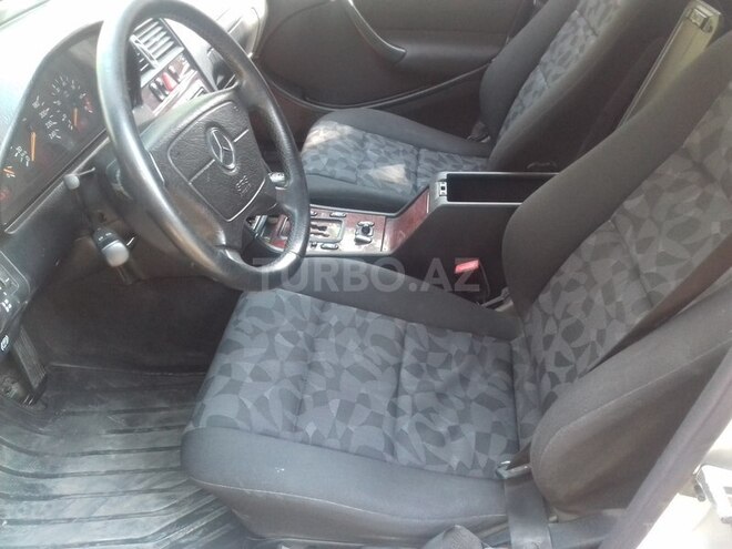 Mercedes C 200 2000, 145,000 km - 2.0 l - Samux