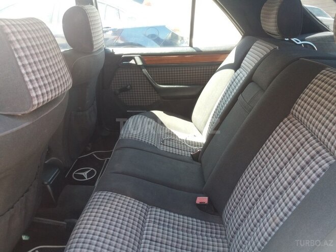 Mercedes E 220 1992, 350,000 km - 2.2 l - Sumqayıt