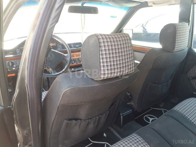 Mercedes E 220 1992, 350,000 km - 2.2 l - Sumqayıt