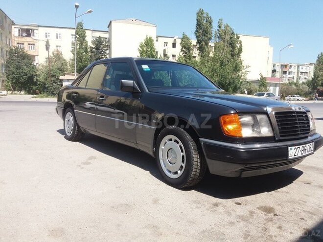 Mercedes E 220 1992, 350,000 km - 2.2 l - Sumqayıt