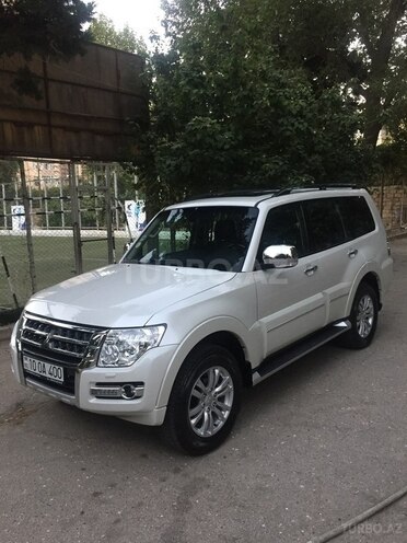 Mitsubishi Pajero 2015, 25,200 km - 3.0 l - Bakı