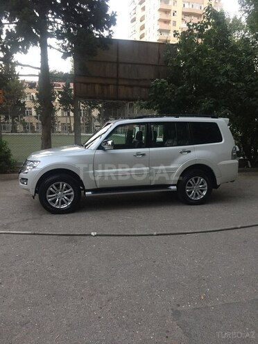 Mitsubishi Pajero 2015, 25,200 km - 3.0 l - Bakı