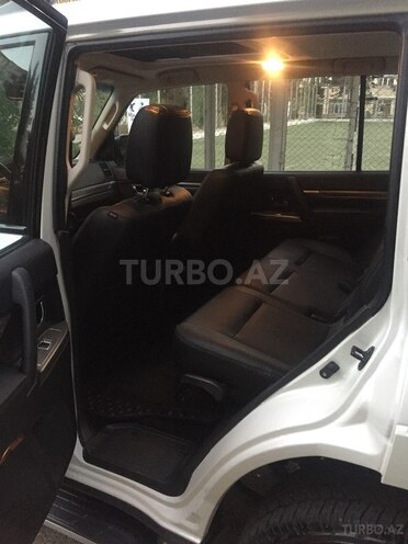 Mitsubishi Pajero 2015, 25,200 km - 3.0 l - Bakı