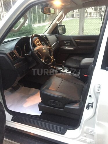 Mitsubishi Pajero 2015, 25,200 km - 3.0 l - Bakı
