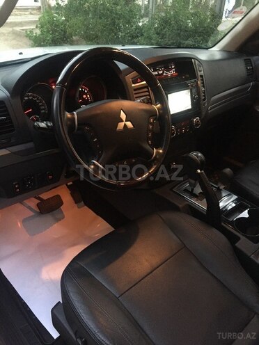 Mitsubishi Pajero 2015, 25,200 km - 3.0 l - Bakı