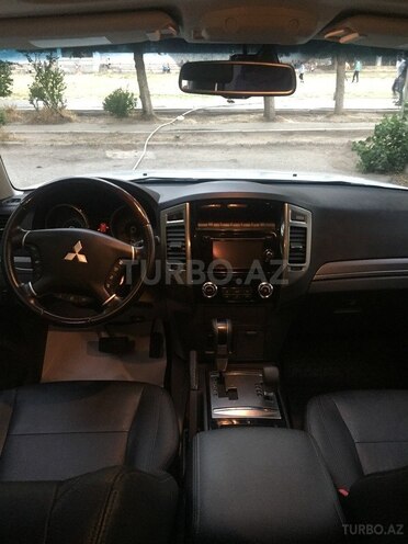 Mitsubishi Pajero 2015, 25,200 km - 3.0 l - Bakı