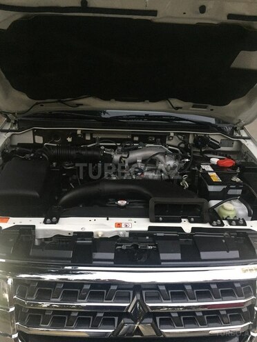 Mitsubishi Pajero 2015, 25,200 km - 3.0 l - Bakı