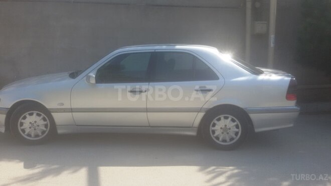 Mercedes C 200 1999, 327,000 km - 2.0 л - Bakı