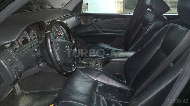 Mercedes E 430 2001, 354,000 km - 4.3 l - Bakı