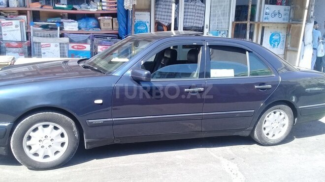 Mercedes E 200 1998, 15,700 km - 0.2 л - Bakı