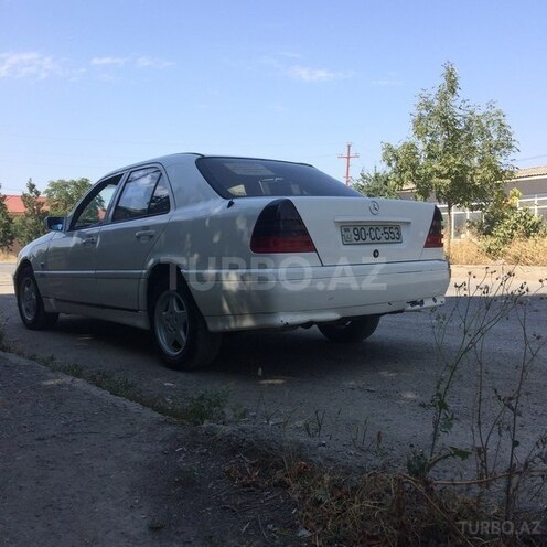 Mercedes C 180 1994, 333,444 km - 1.8 l - Quba