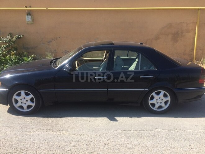Mercedes C 230 2000, 245,000 km - 2.3 л - Bakı