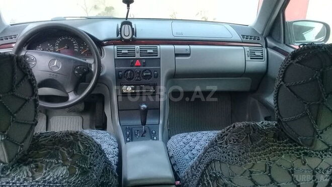 Mercedes E 220 1999, 270,947 km - 2.2 л - Bakı