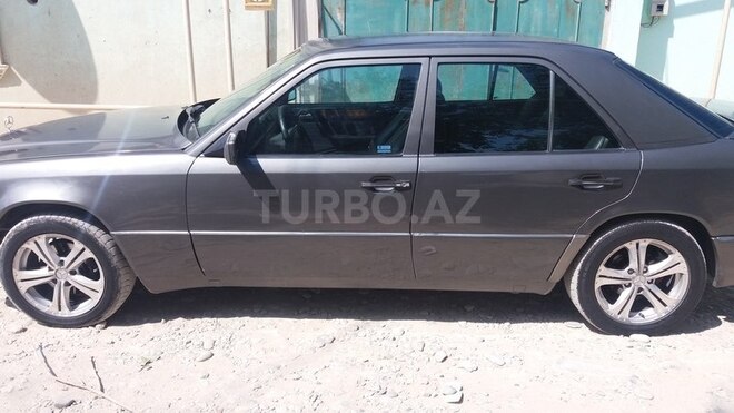 Mercedes E 230 1992, 330,000 km - 2.3 l - Sumqayıt