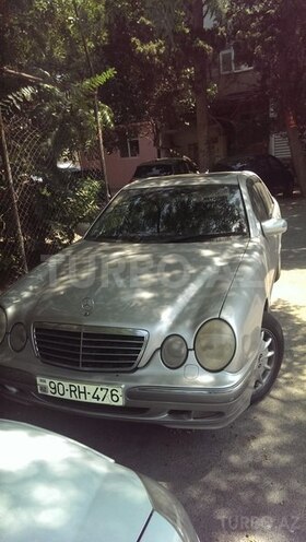 Mercedes E 220 2000, 290,000 km - 2.2 l - Bakı