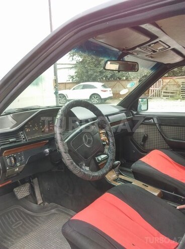 Mercedes E 300 1992, 427,000 km - 3.0 l - Quba