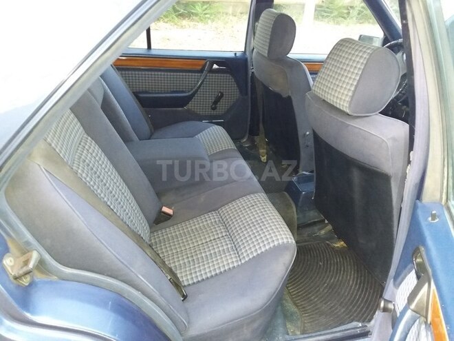 Mercedes E 250 1991, 365,470 km - 2.5 l - Bakı