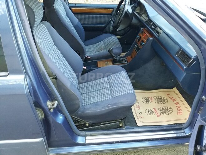 Mercedes E 250 1991, 365,470 km - 2.5 l - Bakı