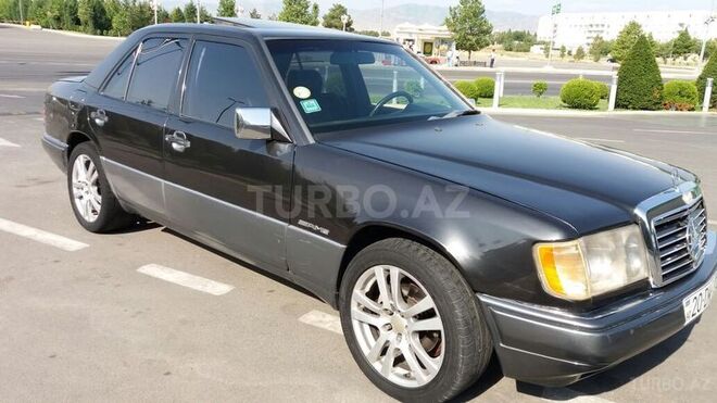 Mercedes E 260 1990, 254,000 km - 0.3 l - Gəncə