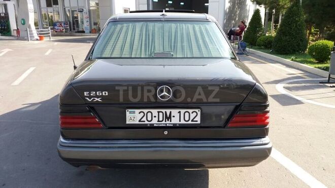 Mercedes E 260 1990, 254,000 km - 0.3 l - Gəncə