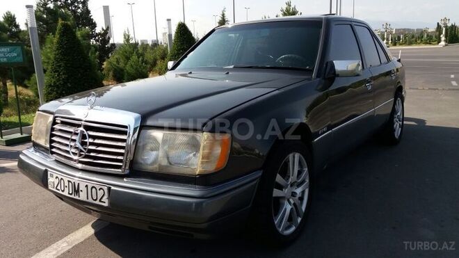 Mercedes E 260 1990, 254,000 km - 0.3 l - Gəncə
