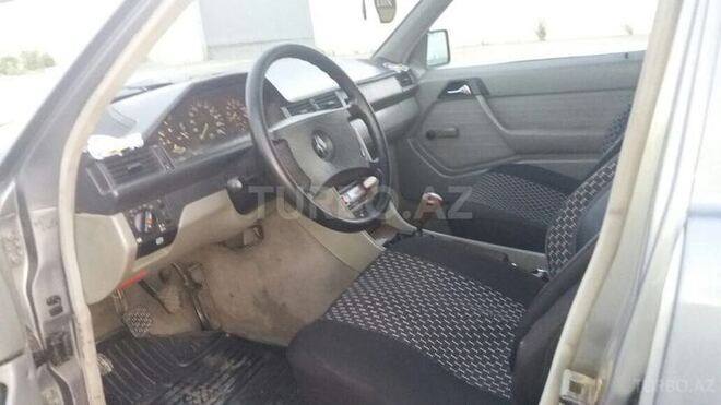 Mercedes E 200 1990, 220,000 km - 2.0 л - Sumqayıt