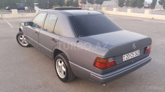 Mercedes E 200 1990, 220,000 km - 2.0 л - Sumqayıt