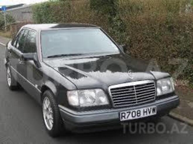 Mercedes E 220 1994, 130,000 km - 2.2 l - Bakı