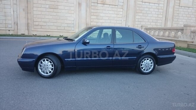 Mercedes E 200 2000, 242,000 km - 2.0 l - Bakı