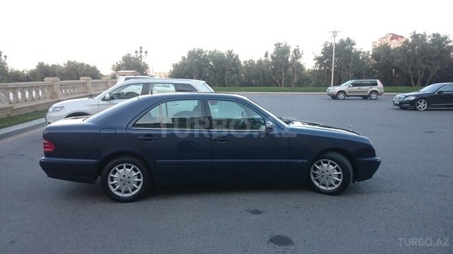 Mercedes E 200 2000, 242,000 km - 2.0 l - Bakı