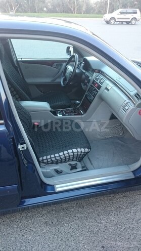 Mercedes E 200 2000, 242,000 km - 2.0 l - Bakı
