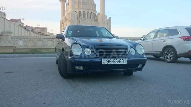 Mercedes E 200 2000, 242,000 km - 2.0 l - Bakı