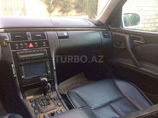 Mercedes E 240 2001, 242,000 km - 2.4 l - Bərdə