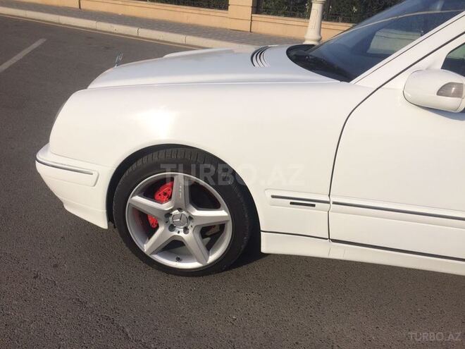 Mercedes E 240 2001, 242,000 km - 2.4 l - Bərdə