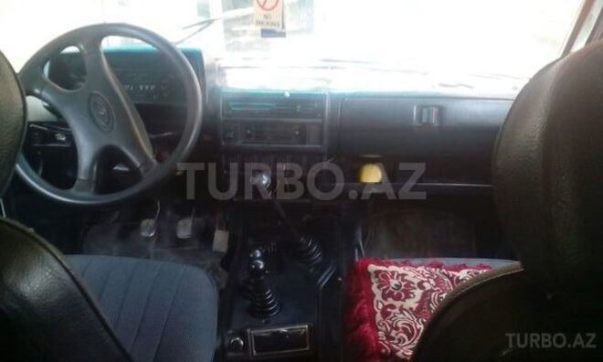 LADA (VAZ) Niva 1998, 400,000 km - 1.7 l - Astara