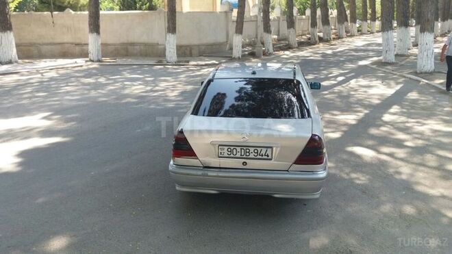Mercedes C 240 2000, 197,000 km - 2.4 l - Sumqayıt