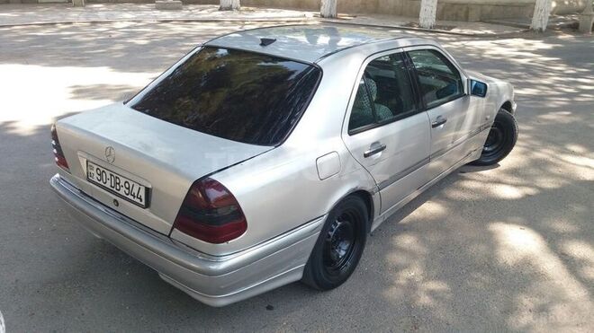 Mercedes C 240 2000, 197,000 km - 2.4 l - Sumqayıt