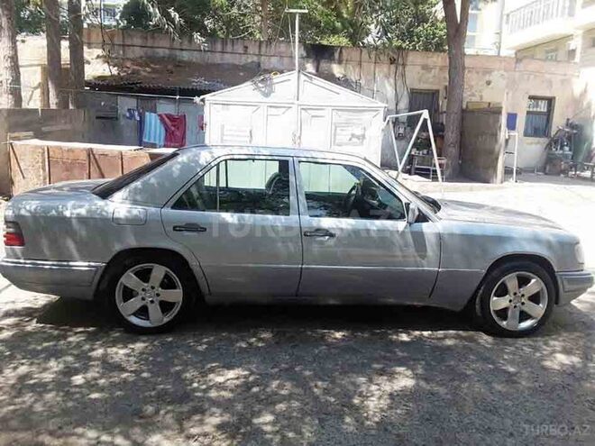 Mercedes E 200 1995, 330,000 km - 2.0 l - Bakı