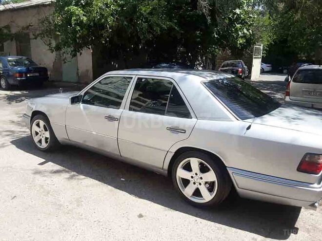 Mercedes E 200 1995, 330,000 km - 2.0 l - Bakı