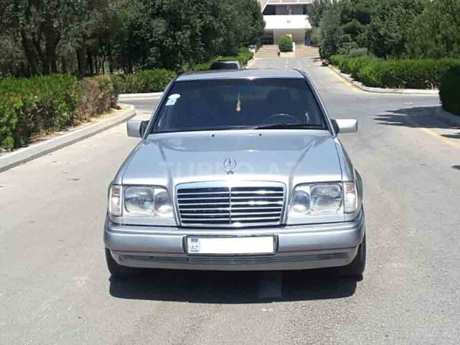 Mercedes E 200 1995, 330,000 km - 2.0 l - Bakı