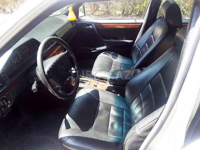 Mercedes E 200 1995, 330,000 km - 2.0 l - Bakı