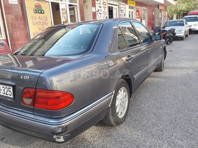 Mercedes E 220 1998, 223,000 km - 2.2 l - Bakı