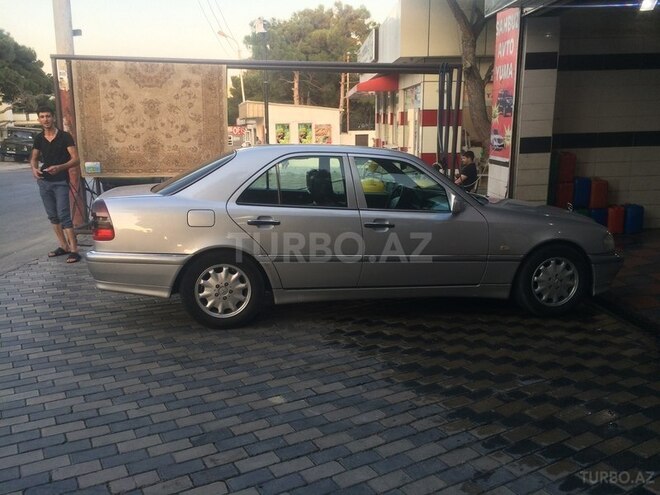 Mercedes C 240 2000, 228,000 km - 2.4 l - Bakı