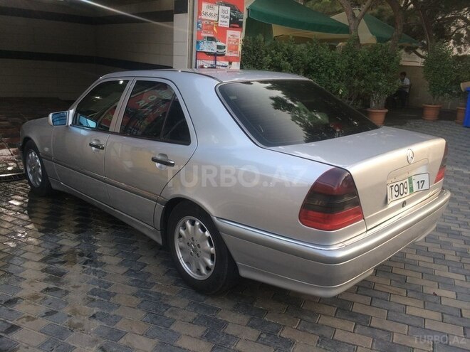 Mercedes C 240 2000, 228,000 km - 2.4 l - Bakı