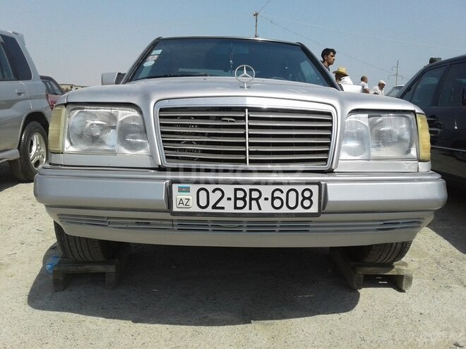 Mercedes E 200 1994, 8,860 km - 2.2 l - Sumqayıt