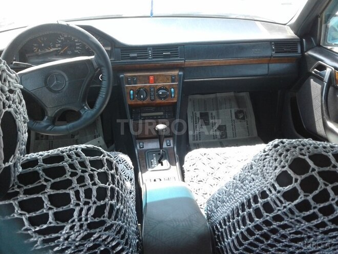 Mercedes E 200 1994, 8,860 km - 2.2 l - Sumqayıt