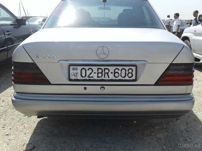 Mercedes E 200 1994, 8,860 km - 2.2 l - Sumqayıt
