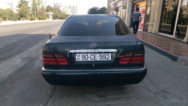 Mercedes E 230 1995, 300,000 km - 2.3 л - Bakı